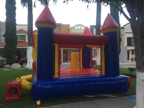 Castillos inflable de colores postes azules